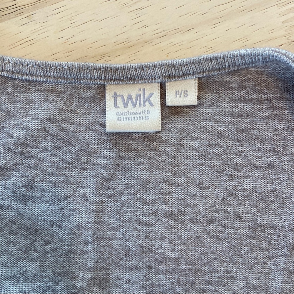 Twik Grey Super Soft Long Sleeveless Sweater Vest Women’s Size Small - Picture 5 of 5